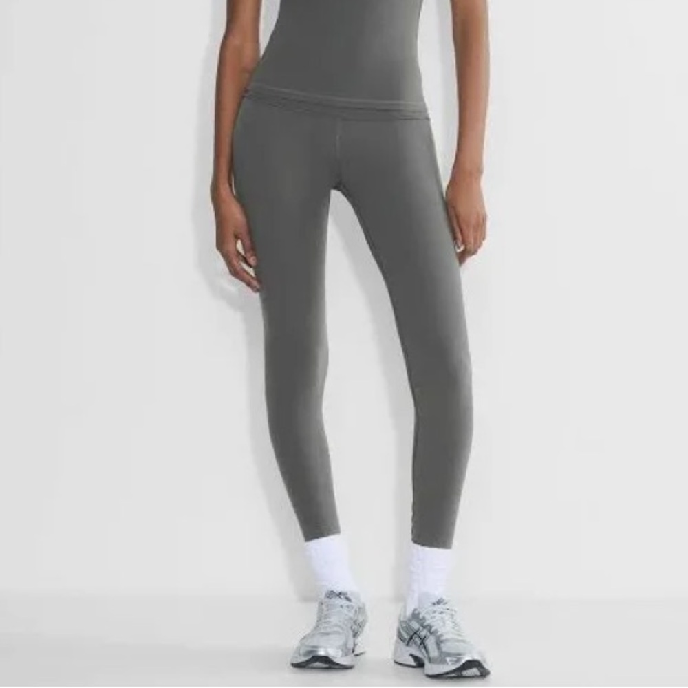 Aritzia Golden Butter Cheeky Hi-Rise Leggings